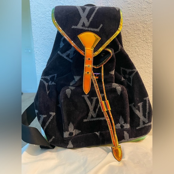 louis vuitton backpack with fabric straps this christopher mm backpack is made from monogram craggy canvas Palm Springs Mini Backpack -